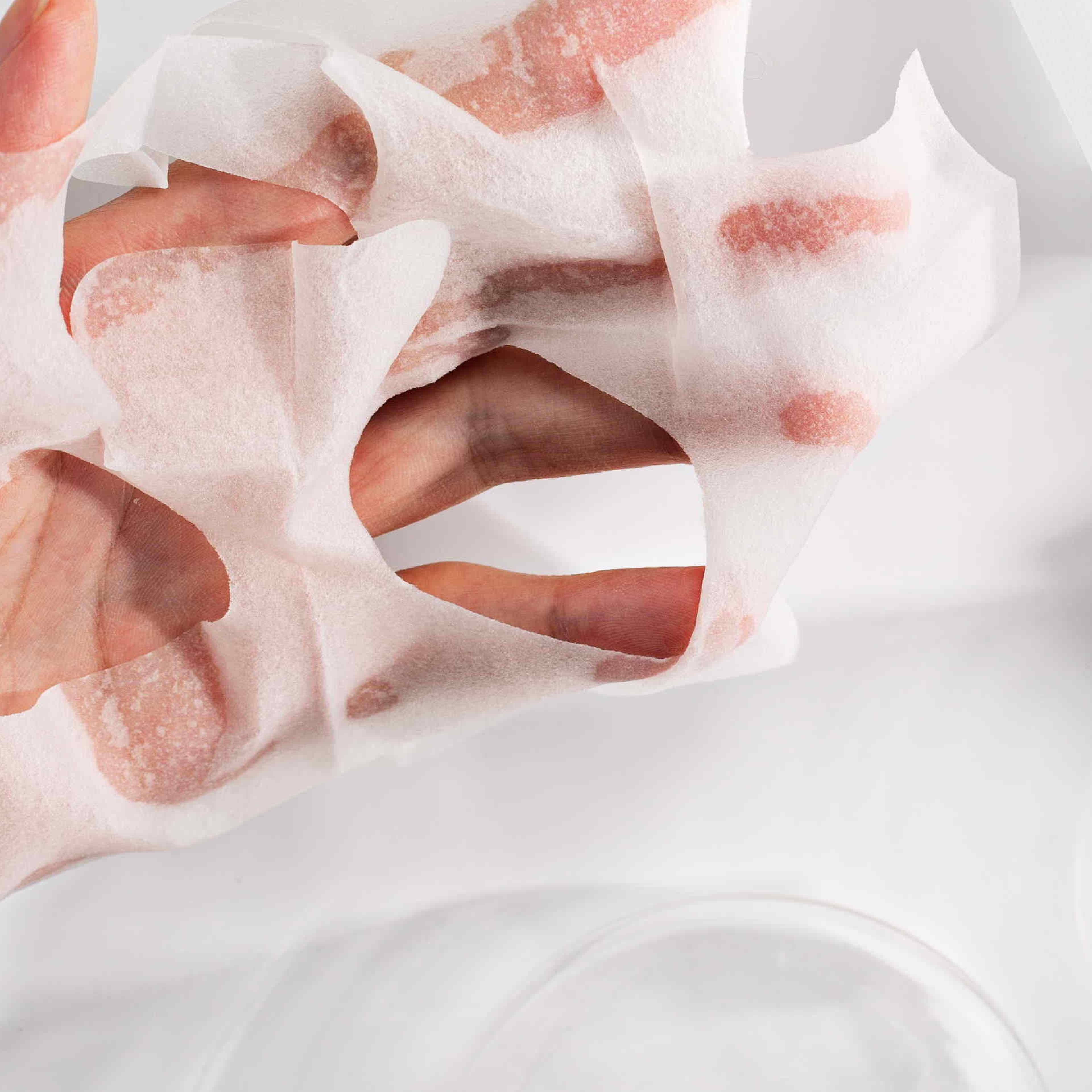 Поширені помилки про маски для обличчя: ви їх знаєте?